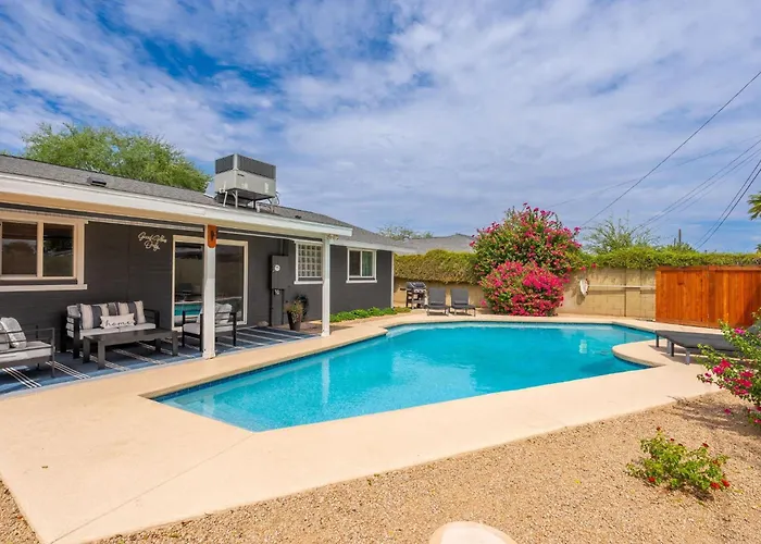 Desert Mojito With Pool - 1 Mile From & Camelback Holiday home Scottsdale