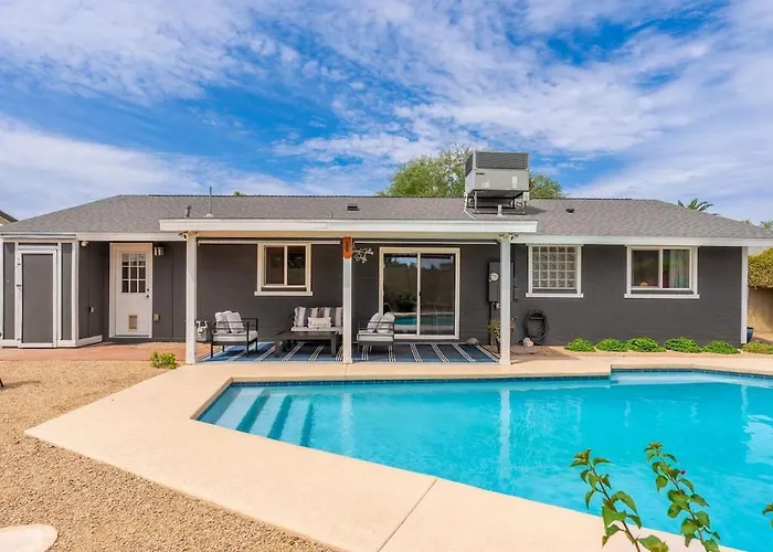 Desert Mojito With Pool - 1 Mile From & Camelback Holiday home